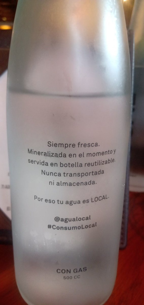 Me sirvieron agua de la canilla finamente palermizada.