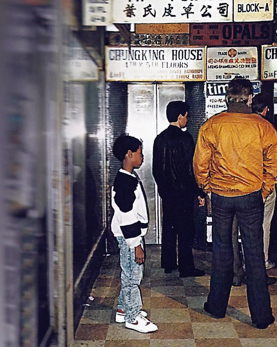 parisaintshop's tweet photo. 10 year old Ye in Hong Kong 🔙 https://t.co/McEEebNlYJ