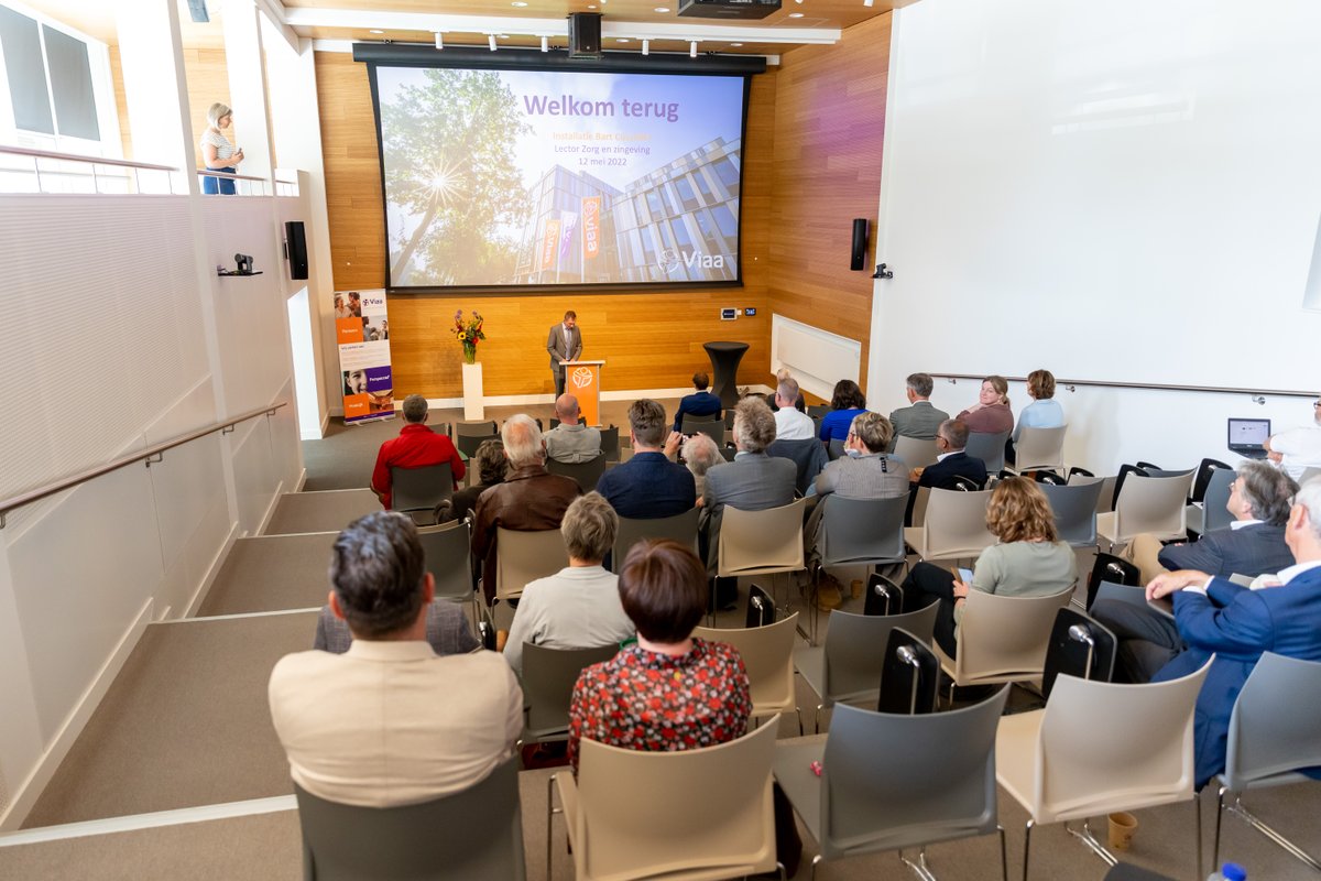 Wij blikken graag terug op de installatie van Bart Cusveller als onze nieuwe lector Zorg en Zingeving.  

Wilt u de rede met de titel “Waar visie ontbreekt, verkwijnt het vak” ontvangen? Dan kan dat. ow.ly/JWLC50J8Z3L

Terugkijken kan via youtu.be/xLjf5BtrJJ4