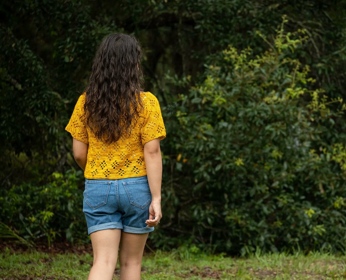 knithacker's tweet photo. Crochet a Daisy Tee For Summer - FREE Pattern Alert! 👉 https://t.co/lxK1aejLlD #crochet #handmade #diy #freepattern https://t.co/7dBBRmz95p