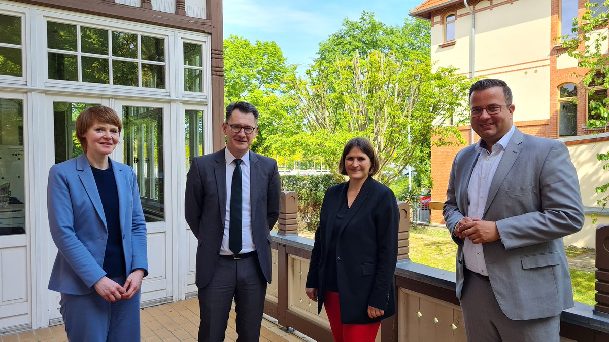 lpbmv's tweet photo. Neukonstituierung des Kuratoriums der @lpbmv mit Staatssekretärin Susanne Bowen und Staffelstabübergabe im Vorsitz von @SebEhlers an Markus Wiechert @nordkirche_de (wird nächstes Mal ins Bild gerückt) und Mandy Pfeifer @SPDLandtagMV. Danke für das Engagement! https://t.co/UyCUxmWBBt