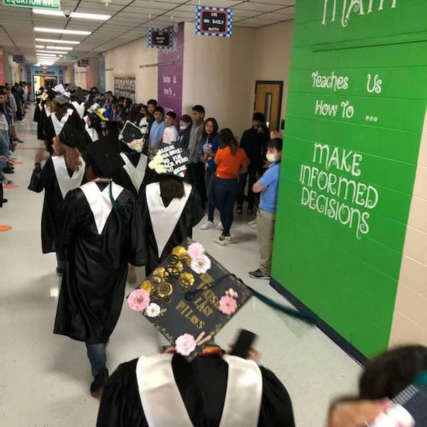 Northwestechs's tweet photo. Our graduates receive a hero's welcome as our district's schools celebrate their success.
.
.
.
#classof2022 #futureleaders #mondaymotivation #BeCanutillo #PremierDistrict @canutilloisd https://t.co/uxvU4uiNOa