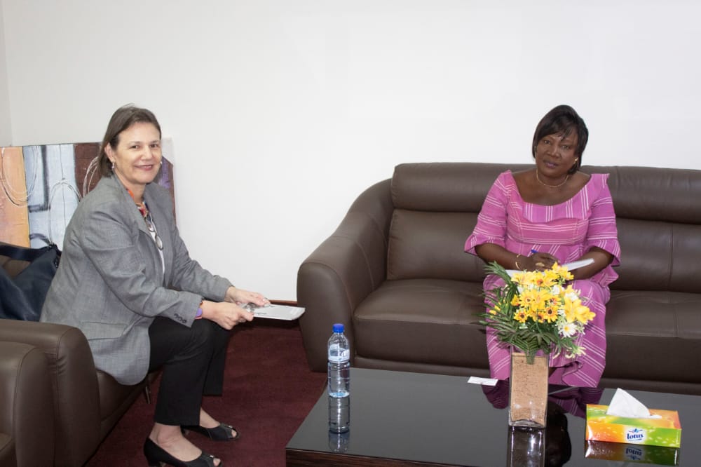 MCCAT_BF's tweet photo. Madame Valérie KABORE, Ministre de la Communication, de la Culture, des Arts et du Tourisme, a reçu ce lundi 16 mai 2022, l’ambassadrice de la république fédérative du Brésil au Burkina, Madame Ellen Osthoff Ferreira De Barros.
Lire 👉 https://t.co/3IGl16uSoH https://t.co/adhwqfQ0Xl