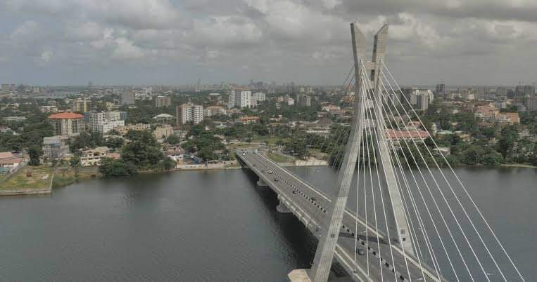 FAMZHQ's tweet photo. The most cheated character in #amvca8 last night was this bridge. It deserved an Award as the highest number of appearances in Nollywood movies π. #africamagic #AMVCA8 #amvcanominee #lagosbridge https://t.co/UYk98trW6J