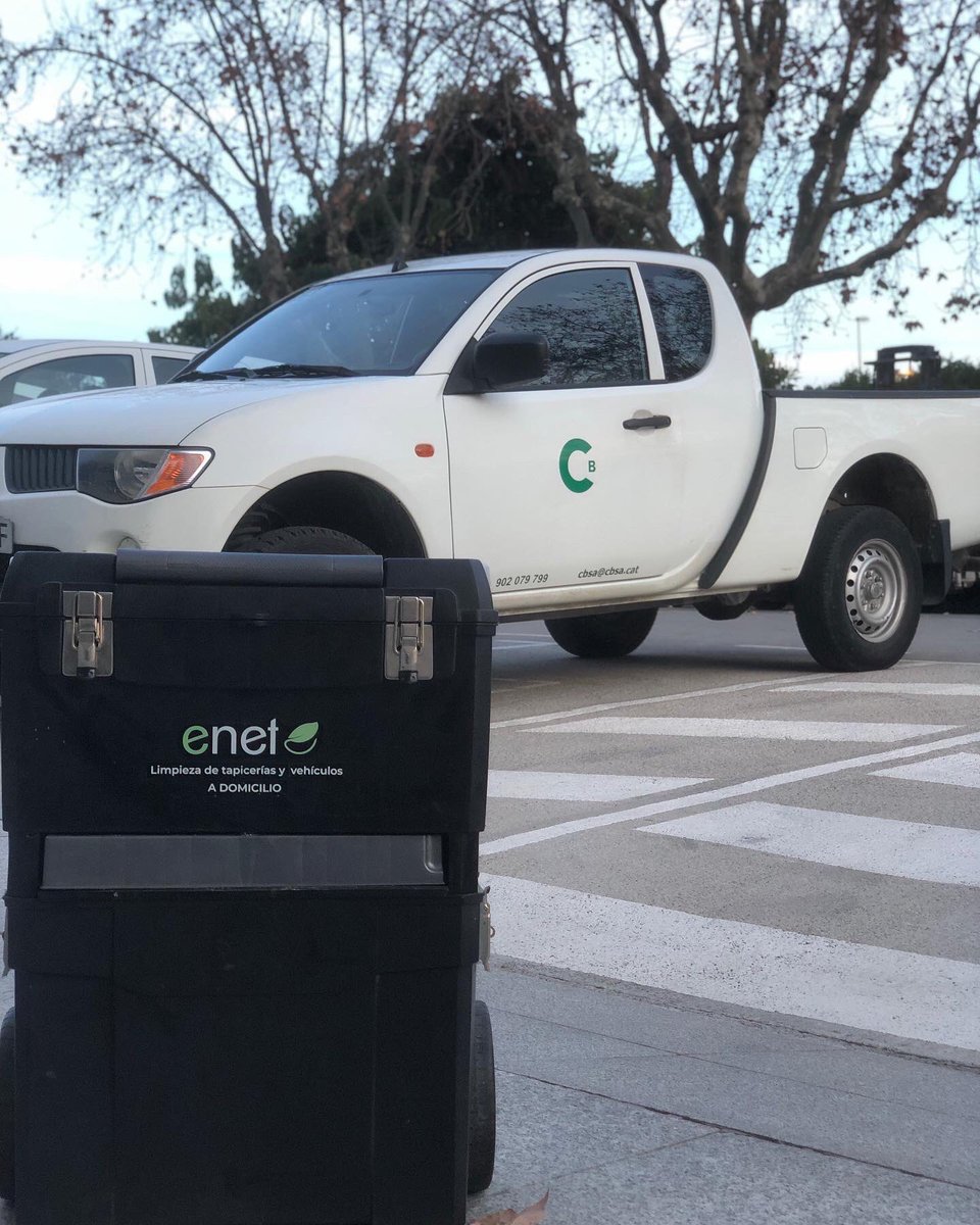 enetservi's tweet photo. Una vez más, grandes empresas se unen a la #limpiezaecológica de su #flotadevehiculos ✨
En esta ocasión, nuestros amigos de @cementirisbarcelona ya disfrutan de nuestros servicios. 🍃 
 
#servicioaempresas #cementiridemontjuïc #cementiricollserola #cementiribarcelona https://t.co/LIa1CTN3YX