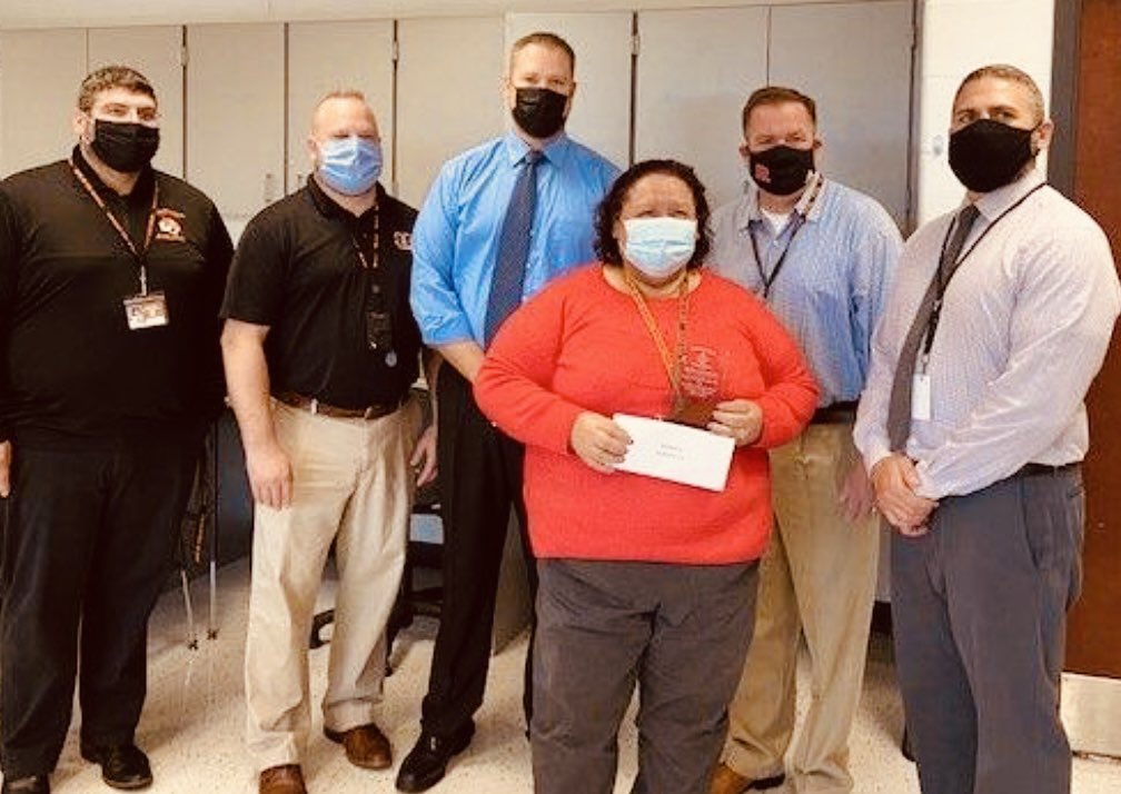 bgclassof2025's tweet photo. Today, we want to remember one of our own. Ms. Gonzales, a Spanish I and ESL Teacher has recently passed and we wish to share our deepest sympathies with her family, her loved ones, and her students. Thank you, Ms. Gonzales, for all that you have done for us. ♥️ https://t.co/6pbZYIBzF1