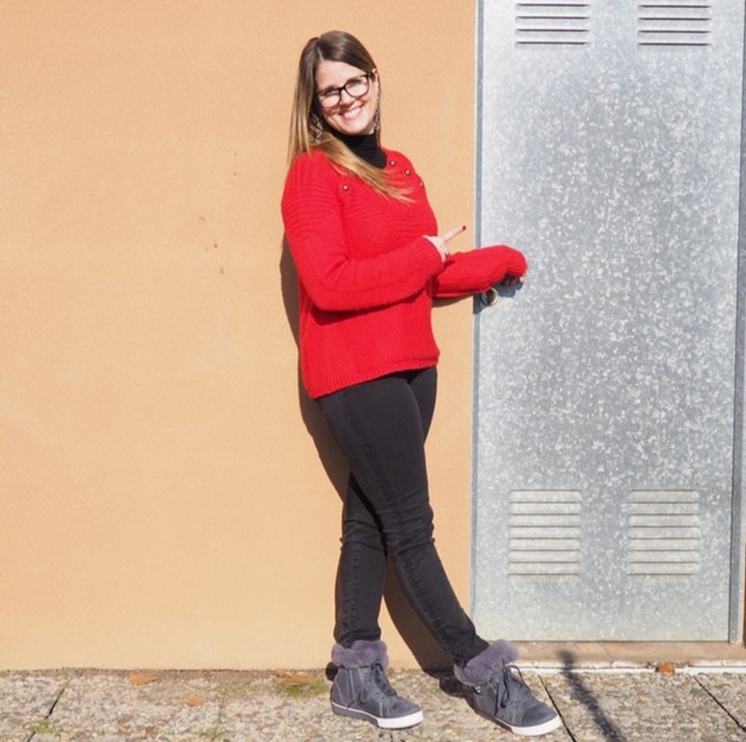 Aquests dies revisant la nova pàgina web, m'és inevitable mirar enrere i recordar com va començar tot 💖

Amb aquesta foto vaig estrenar el blog,fent honor als meus inicis 🤗

Vols saber què hi ha darrere aquesta porta? 👉 joieriaartistica.com/tot-va-comenca…