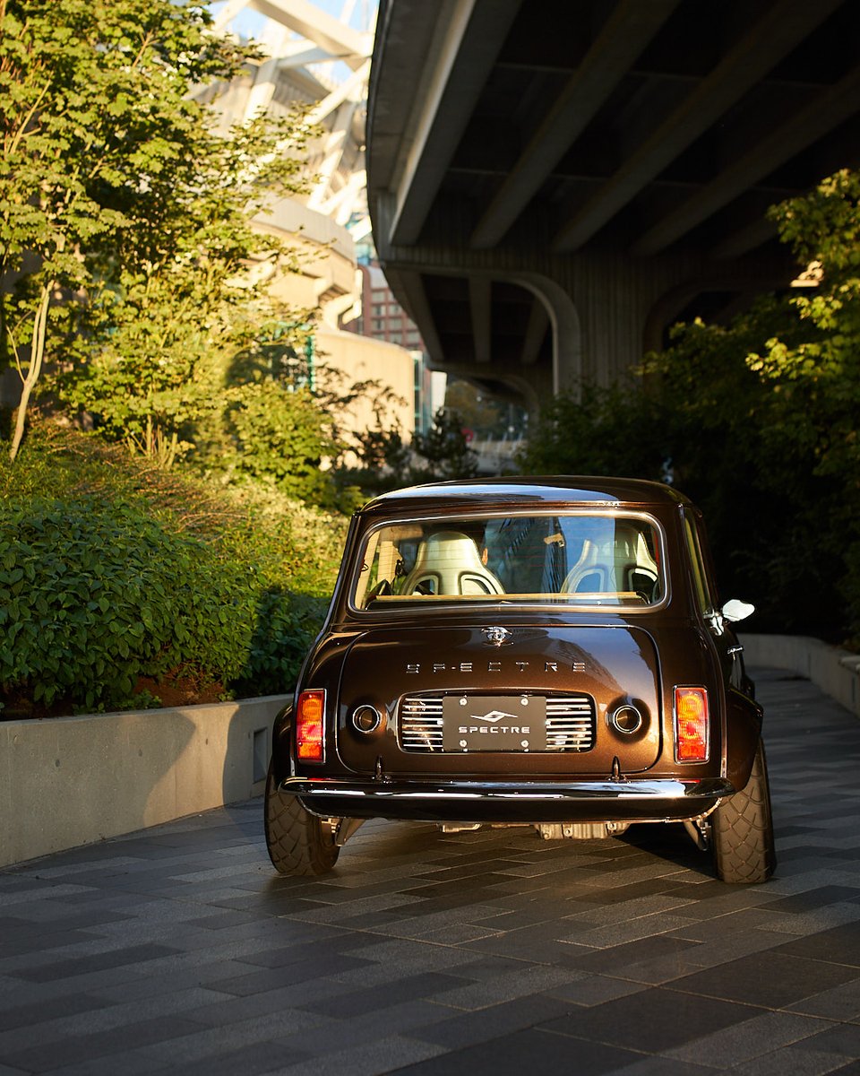 SpectreVehicle's tweet photo. Party in the back!

#classicmini #classiccar #mini #carclassic #drivetastefully  #britishclassics #britishclassic #classicdriver #vancouver #type7 #spectretype10 https://t.co/O9X0O68ofY