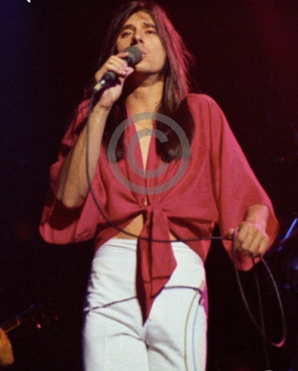 06Prin21's tweet photo. So sexy #StevePerry https://t.co/M57VILEImB