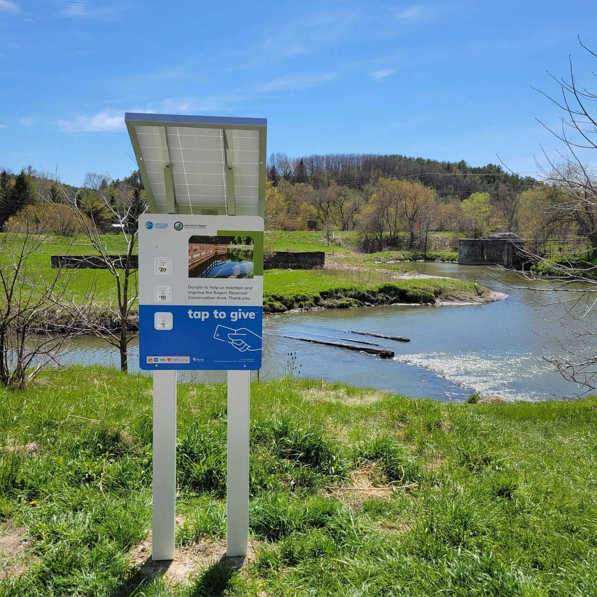 tiptappay's tweet photo. While hiking the trails of Lake Simcoe Region you can now tap to give™ to help maintain the conservation areas.

tiptap's solar displays are perfect for year round outdoor collections. Plug the devices in &amp; start collecting!

Reach out and learn more at https://t.co/rCvtZ5gVM0 https://t.co/LBMqIQmIiC