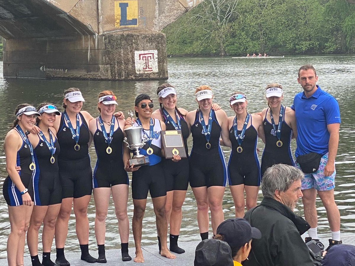 Photo 1 of 2 on twitter from user @gvsu_rowing.