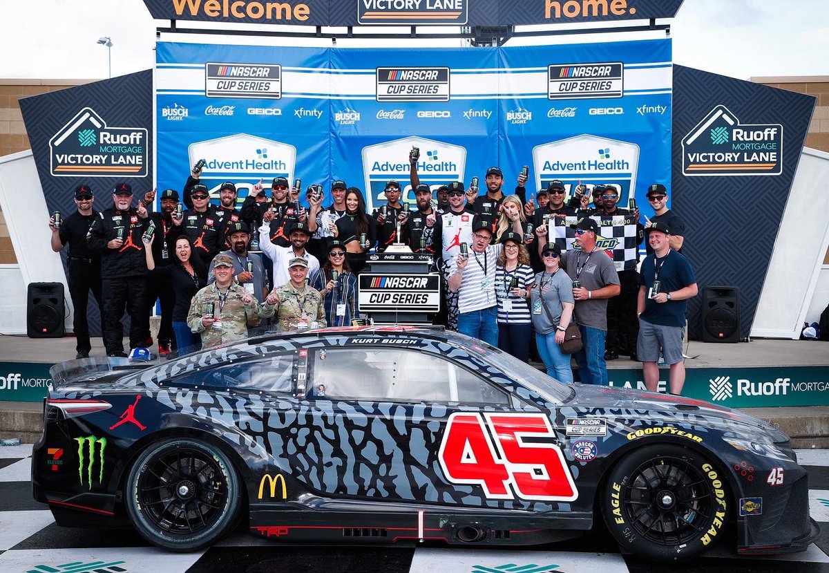 KurtBusch's tweet photo. Proud to have my @MonsterEnergy family with me for this win. Thanks to @7eleven for riding with us to the win! 🏁 https://t.co/FW49qouNl3