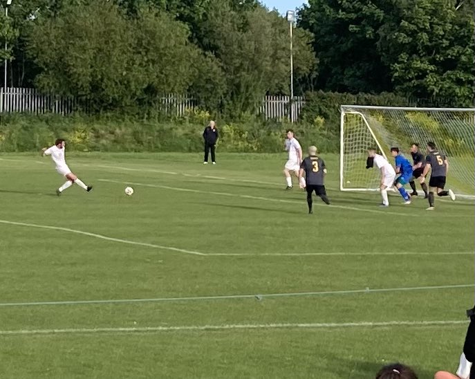 GlenvilleFCLSL's tweet photo. 1-0 Glenville. Jay Hegarty #lsllivescores https://t.co/NgSd1rJ7Hk