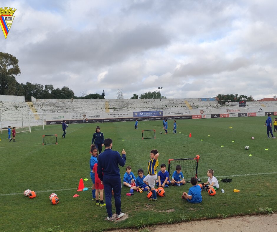 AtleticoCP1942's tweet photo. ⚽️ #MadeInAtletico  

Os nossos Craques da formação de Futebol no escalão #Petizes e #Traquinas a treinarem no Palco dos Sonhos!😍

O 𝗙𝗨𝗧𝗨𝗥𝗢 está em 𝗖𝗔𝗦𝗔!💪

Se gostas de jogar futebol, junta-te à nossa equipa!😉 

ℹ️
📞  924 394 251
 📧 futebolformacao@atleticocp.pt https://t.co/aoi3o2fAPU