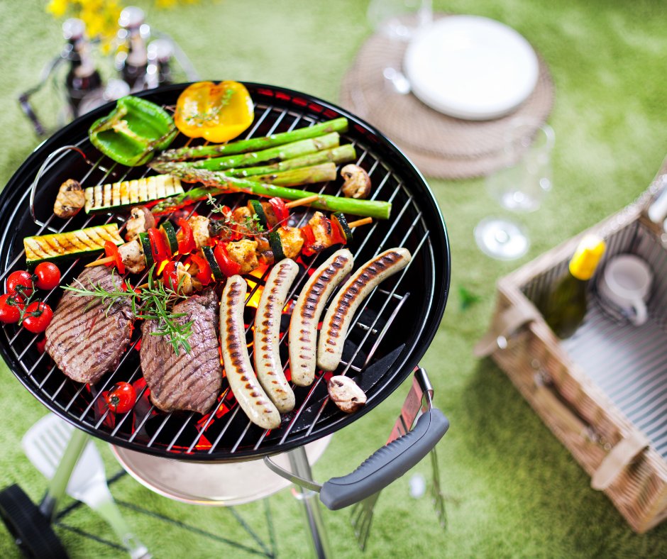 LifeLongGifts's tweet photo. Summer cookouts aren’t just about the food. They’re also a great opportunity to grow relationships! Kick up the party a notch and remind someone you care with our custom engraved grill sets. https://t.co/6cx2eYLV34 https://t.co/uOfvAKVnsR