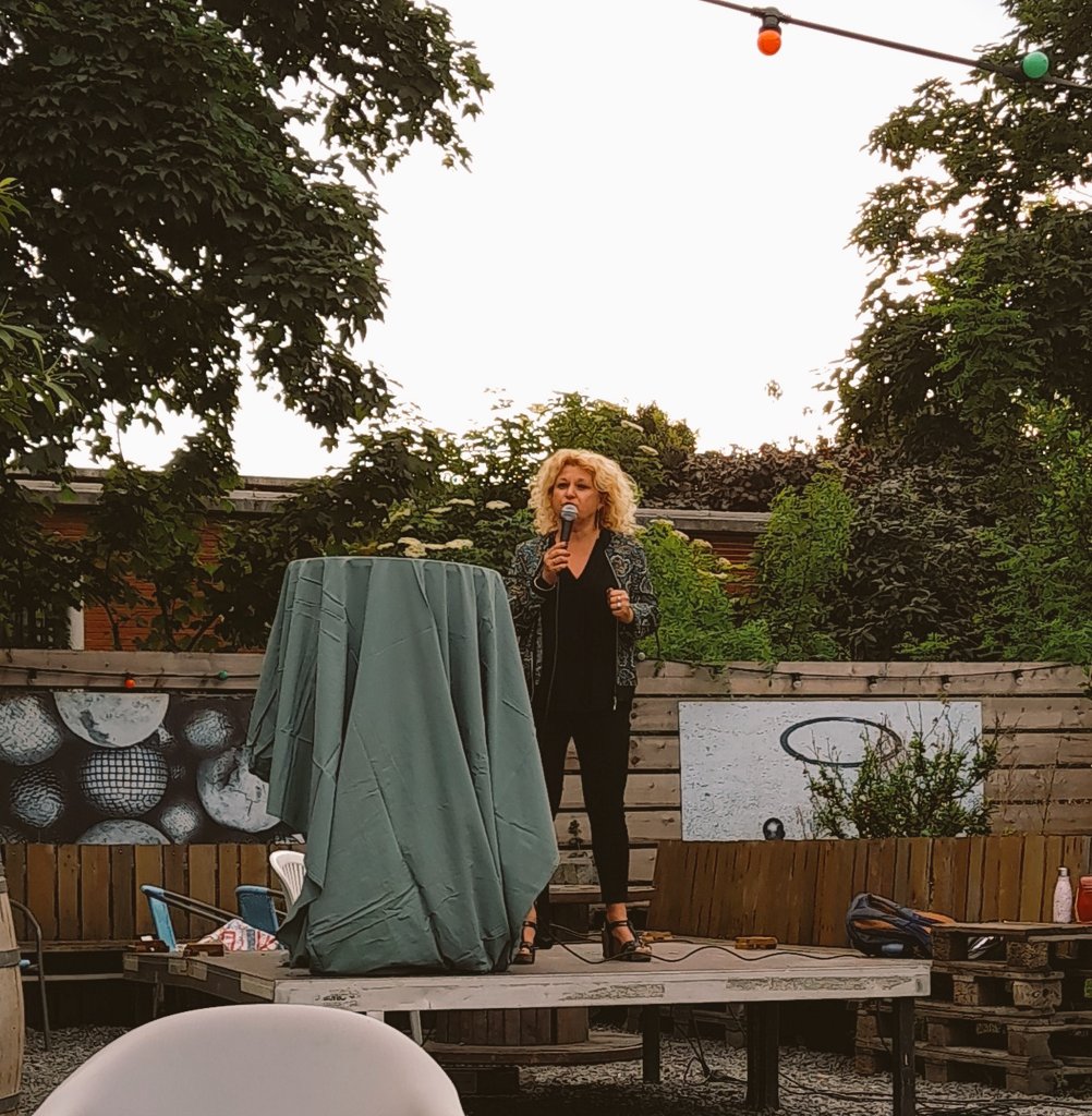 Generations12e's tweet image. 🌻Soirée de lancement de campagne pour la 8e circonscription de #Paris ! Un duo féminin de choc pour battre la sortante totalement absente depuis 5 ans et qui vote depuis 5ans contre les intérêts des habitant.e.s des 12e et 20e arr. !
❤💚💜
#NUPES #Union #StopMacron