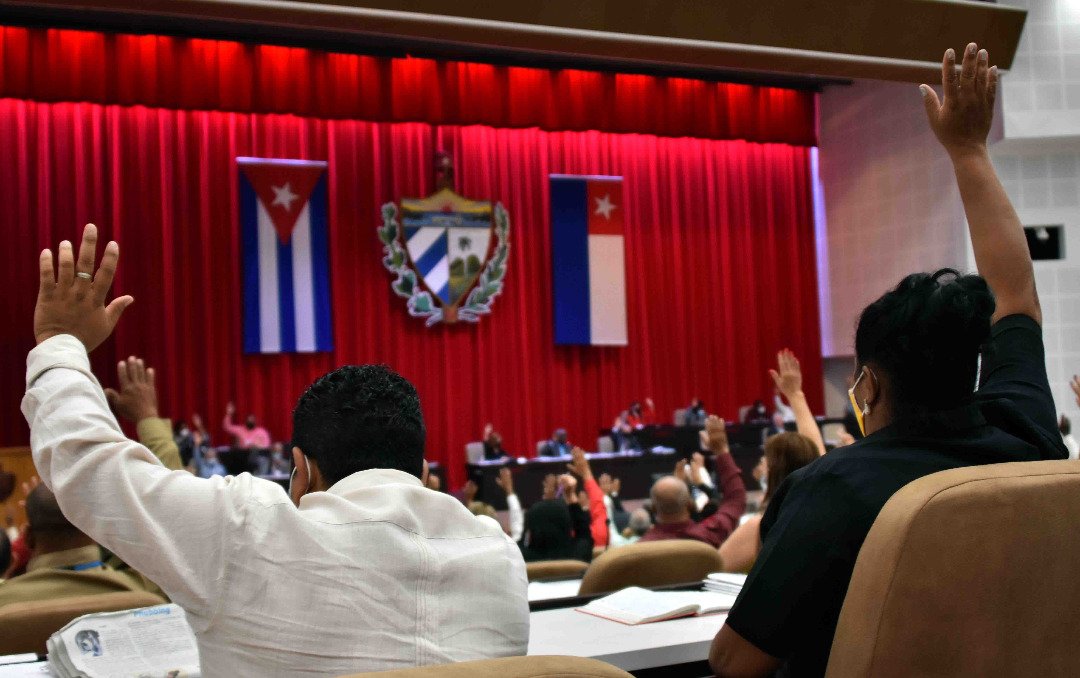 MayabequeOnei's tweet photo. Histórica sesión de la Asamblea Nacional del #PoderPopular de #Cuba🇨🇺: 
➡️Fueron aprobadas 8️⃣ leyes de trascendental importancia para el país. 
➡️Se analizaron relevantes temas de la agenda nacional. 
#OneiMayabeque #VamosPorMas #CreciendoJuntos https://t.co/l1ict8ehDu