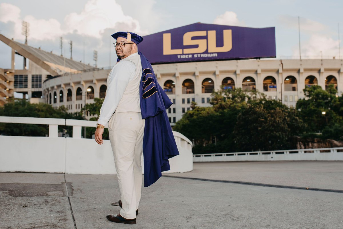 JeremiEdwards1's tweet photo. Time to start the count down!!!
We are 5 days away. 
Dr. Jeremi Edwards coming to a stage near you. #lsu #lsugrad #lsuphd #imadoctor #composer #composersofinstagram #composerslife #newmusic                 📸@TaylorDizor https://t.co/syjwF8MLjn