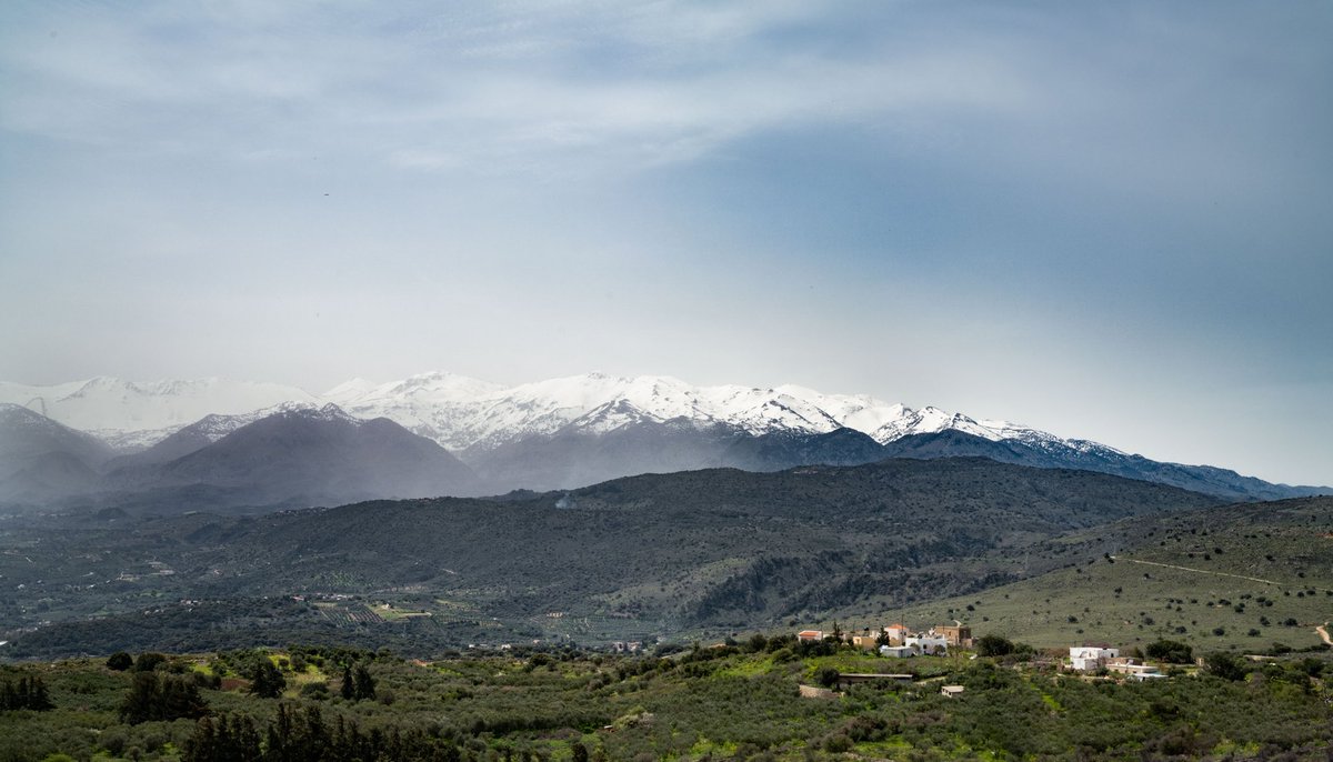 ctuckwellsmith's tweet photo. Shot of the Pachnes mountain range in Crete! https://t.co/woNvdcgAp4