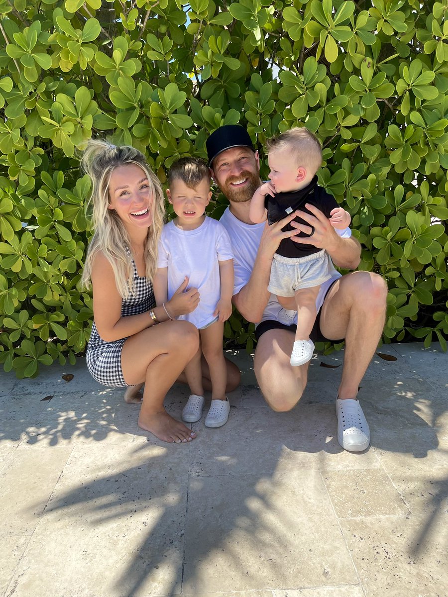 ryannegiroux's tweet photo. soaking it alllll in🥰😍🌞🌊👨‍👩‍👦‍👦🏖🏒🥅 https://t.co/HL263Dr3zP