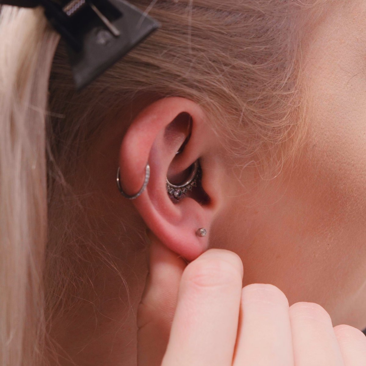 BeautyStudioSD's tweet photo. ✨ We have a huge range of #studex piercing #jewellery to choose from, and include aftercare products with every piercing!
Visit our piercing experts in store to learn more💖
#NationalPiercingDay #beautystudiobysuperdrug #studex #piercing #piercingideas #safepiercing https://t.co/MeAGJt8HE3