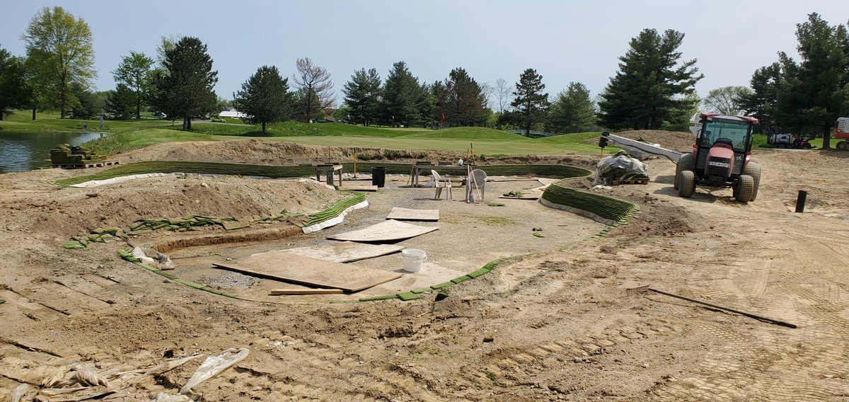 SerafinGolf's tweet photo. Here is a quick bunker study sketch for #17 @kyberrungolf to get a feel for where we want the horizon line to finish on this @PermaEdgeBunker bunker. Just need a few more dry days to finish up. 🙏🌞#SerafinGolf #golf #golfcoursedesign #golfrenovation https://t.co/f1NL9cL0jc