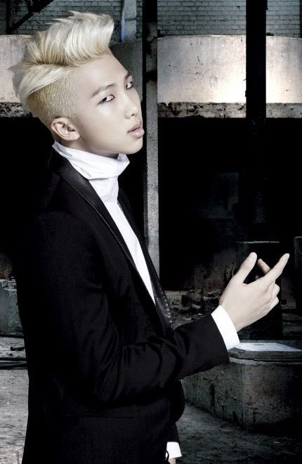 FAN - ✨Barcelona For BTS✨아포방포 🐥🐻🐰🐨🐱🐿️🐹 (@bcnforbts) on Twitter photo aRMy!
Ayudemos a nuestro líder, Namjoon!
🟤Recordad que es importante buscar su nombre en redes/internet e interactuar con artículos que hablen sobre él.
Podéis responder al tweet con los #️⃣ para ayudar!
#남준 #김남준 #RM #NAMJOON #방탄소년단알엠 #KimNamjoon #BTSRM <a href="/BTS_twt/">방탄소년단</a> aRMy!
Ayudemos a nuestro líder, Namjoon!
🟤Recordad que es importante buscar su nombre en redes/internet e interactuar con artículos que hablen sobre él.
Podéis responder al tweet con los #️⃣ para ayudar!
#남준 #김남준 #RM #NAMJOON #방탄소년단알엠 #KimNamjoon #BTSRM <a href="/BTS_twt/">방탄소년단</a>
