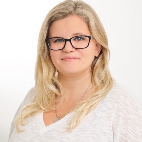 Deadfellaz's tweet image. We are excited to officially introduce Steff Chapman, @deadsteff, as Director of Project Management and Marketing at @Deadfellaz.

Steff has a decade of experience in the entertainment industry and has spent the past four years on the films marketing team at Netflix.🧵