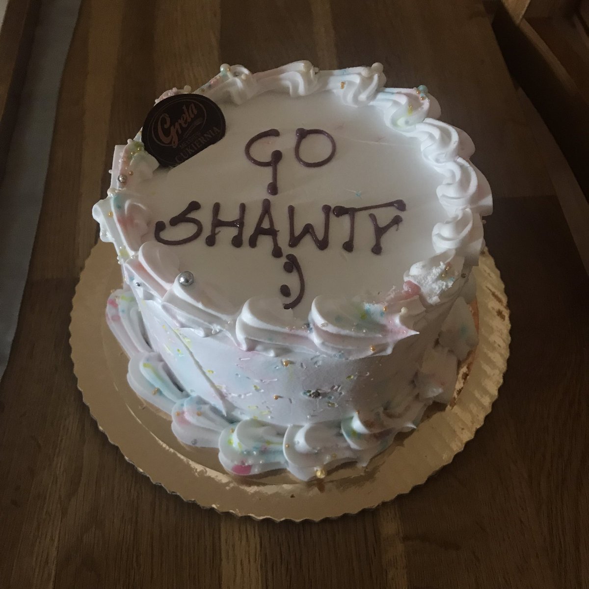 kastenot's tweet photo. nie mam co wstawić, więc pokaże wam jakie piękne torty miałam na 18-nastce;)) 

thanks to my queen @wszyscyumrzemyy for the best bday<33 https://t.co/9c0szzJKja