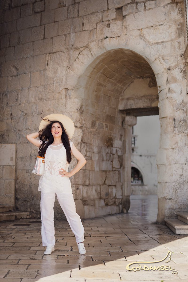 GoldamselTwitch's tweet photo. The historic city of Split in Croatia has a lot to offer.🏰 Can't wait to go on another adventure this summer. ☀️🥰
.
.
#splitcroatia #croatia #cityphotography #citytrip #croatiasplit #goldamsel #golsamselssecrets #naturallightphotography #summervibes #whiteoutfit #summeroutfit https://t.co/o0x8NGK7DJ