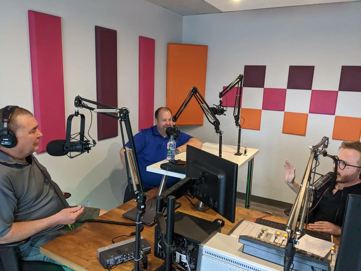 Je vous invite à écouter l’entrevue que j’ai réalisée ce matin au FM 92.1 Est ontarien.

J’y discute de mes motivations à faire partie de l’équipe de M. Ford, de réductions des coûts et de mes priorités pour défendre la francophonie ontarienne. 
🎧👉buff.ly/3Nh0OwC