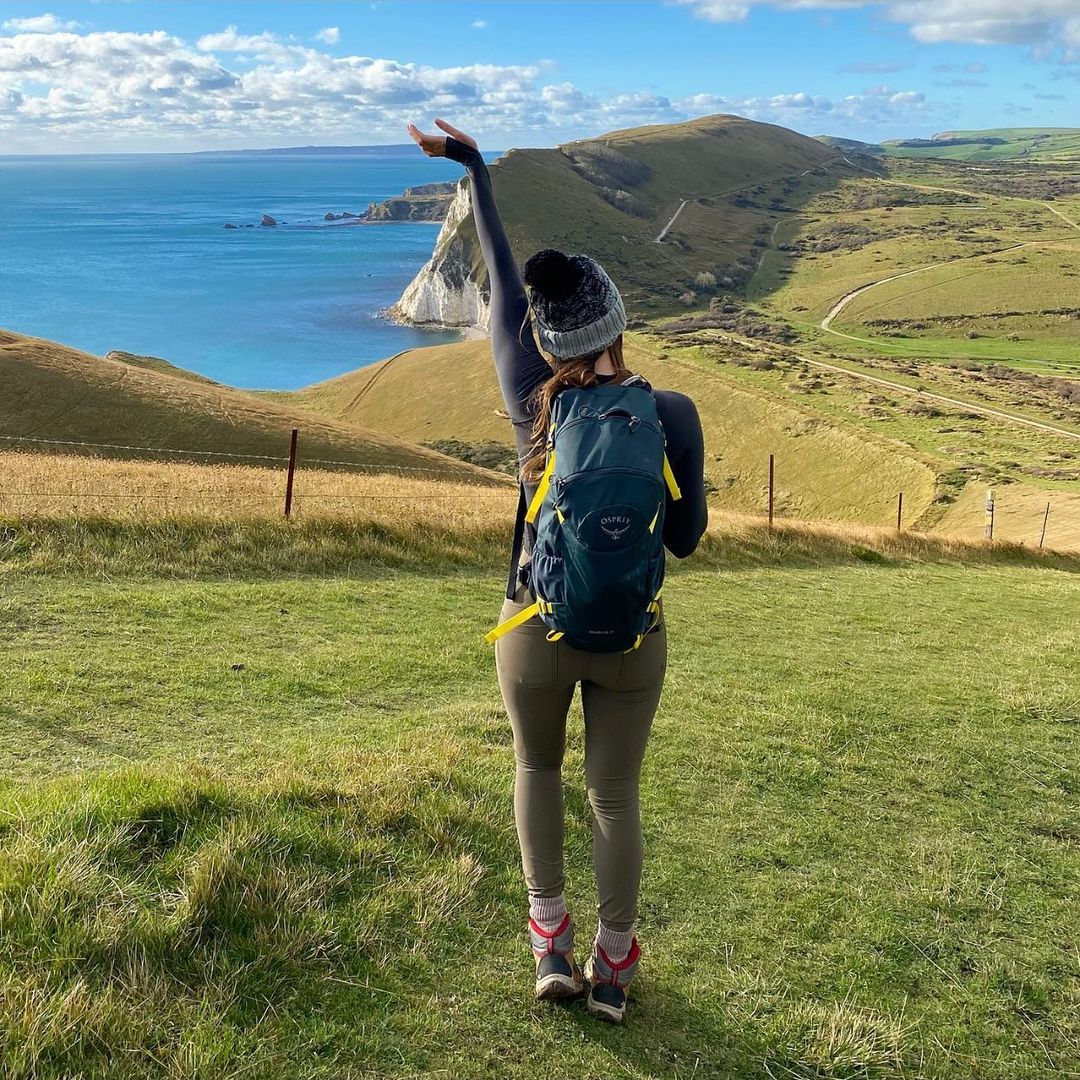 Campingfhiking's tweet photo. A throwback to beautiful tyneham camp and those days where its warm enough to take your layersoff!!
 I've just arrived opp north for a weekend of exploring Anglesey not so sure this will be happening While I'm here🤗

———————————————————— https://t.co/MvzxPVeE1e