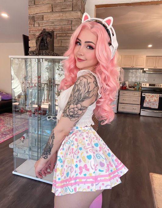 Hope your Monday is going better than mine ✨ https://t.co/LsDfqtRFGg