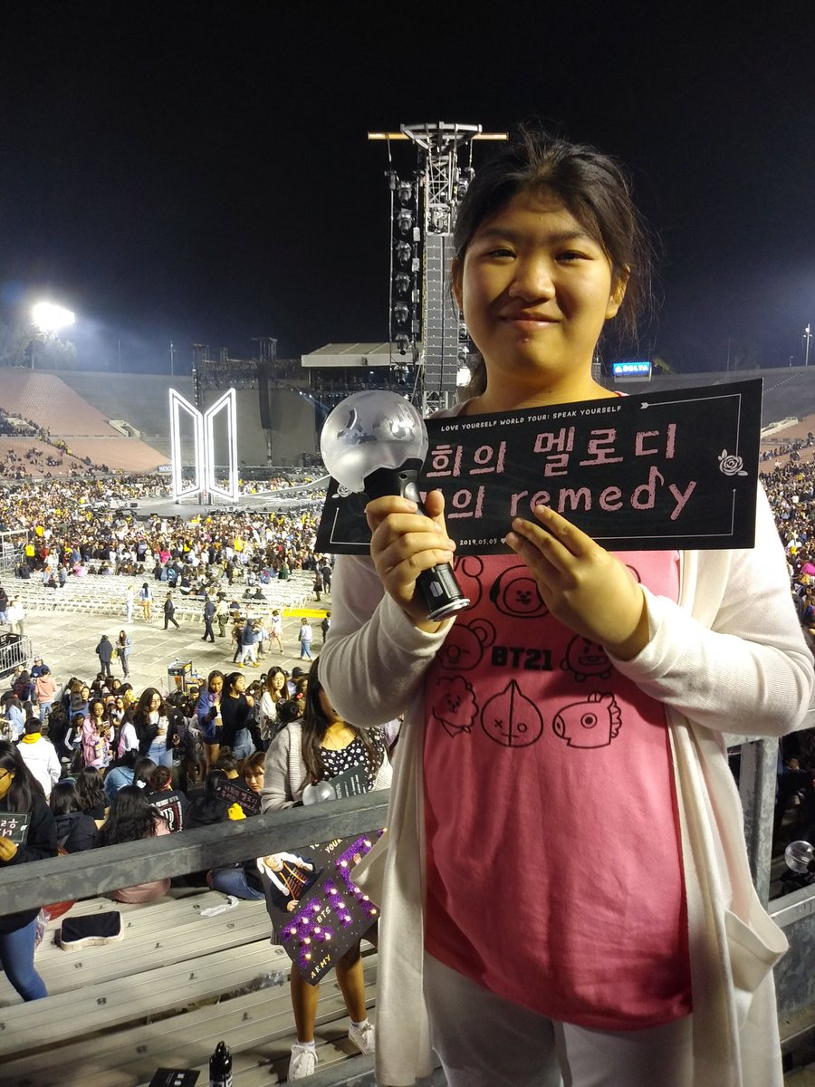 inklyn_'s tweet photo. Started from May 5th 2019 - May 15th 2022. And two different artists. My love for them will never change. Thank you to once and army 💜 best memories of my life @BTS_twt @JYPETWICE https://t.co/NHM6y2vW2U