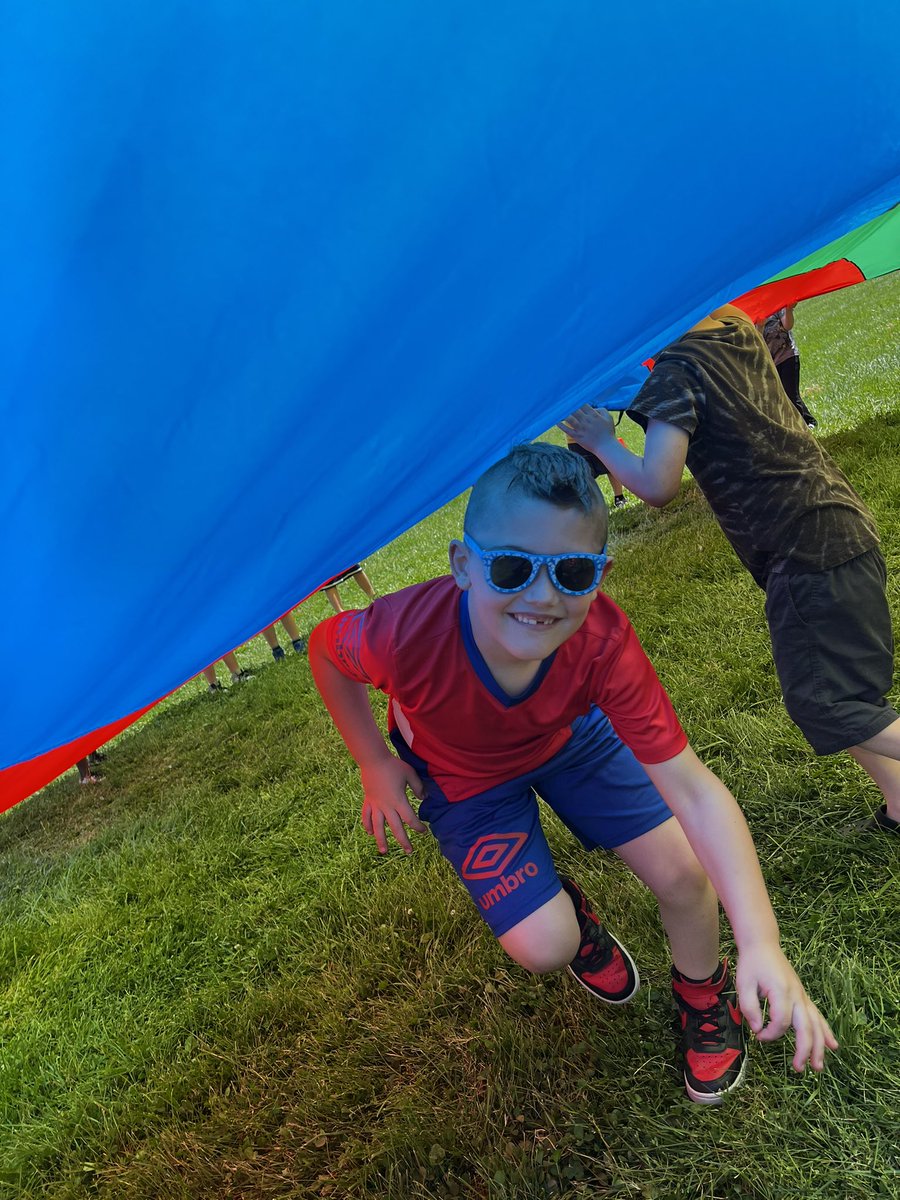Ms_KatelynH's tweet photo. Field Day 2022 at Amanda Elementary! Kindergarten loved the activities and rocking their shades because their future is so bright! @AmandaEleTweets @MiddletownOH  #FieldDay #MiddieRising https://t.co/GLcGkVbf9D