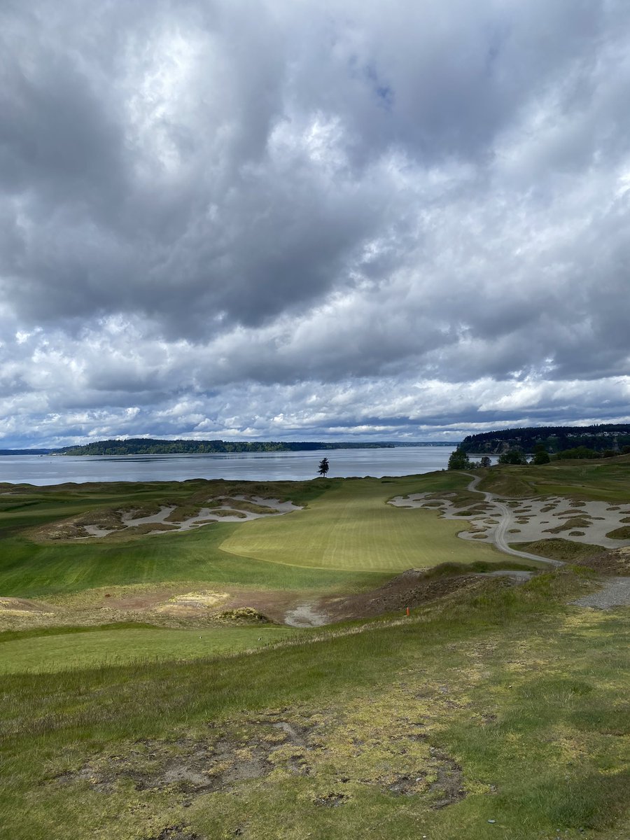 putt_this's tweet photo. Round 25 - Chambers Bay

@lproulx22, @mashieniblick18 and I had a great day on the course! The weather was great. 

It’s always fun to play the same course the U.S. Open was played at! The course is pricey,  but it is worth it on a nice day! 

Grade: B https://t.co/T3EWe9jwM3