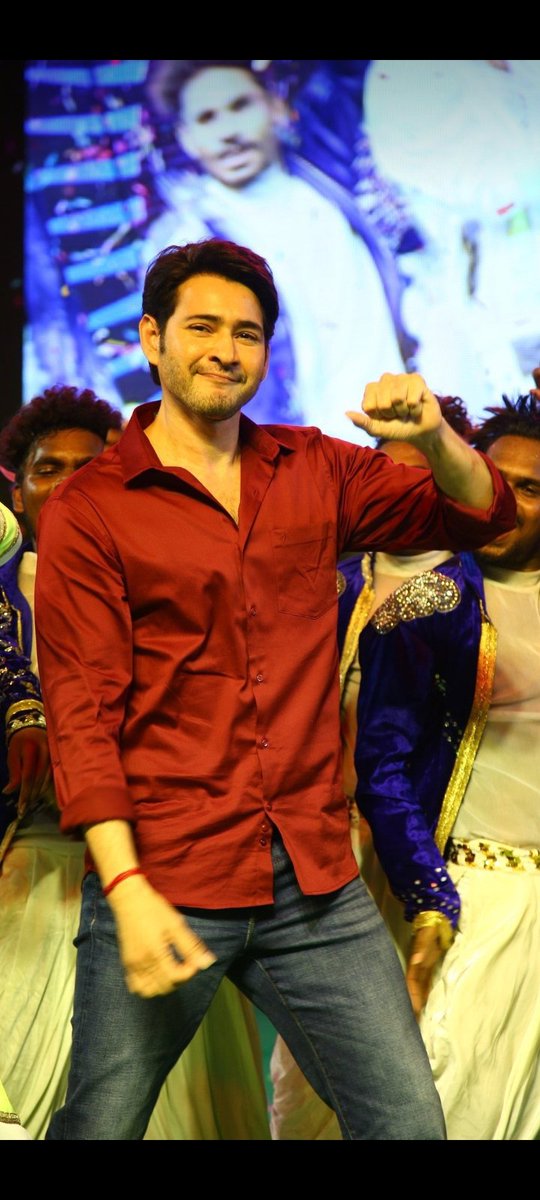 PrinceRaviRock1's tweet photo. #LanjakodakaTV9 #urstrulymahesh fans ra ikkada https://t.co/8CQMifai44