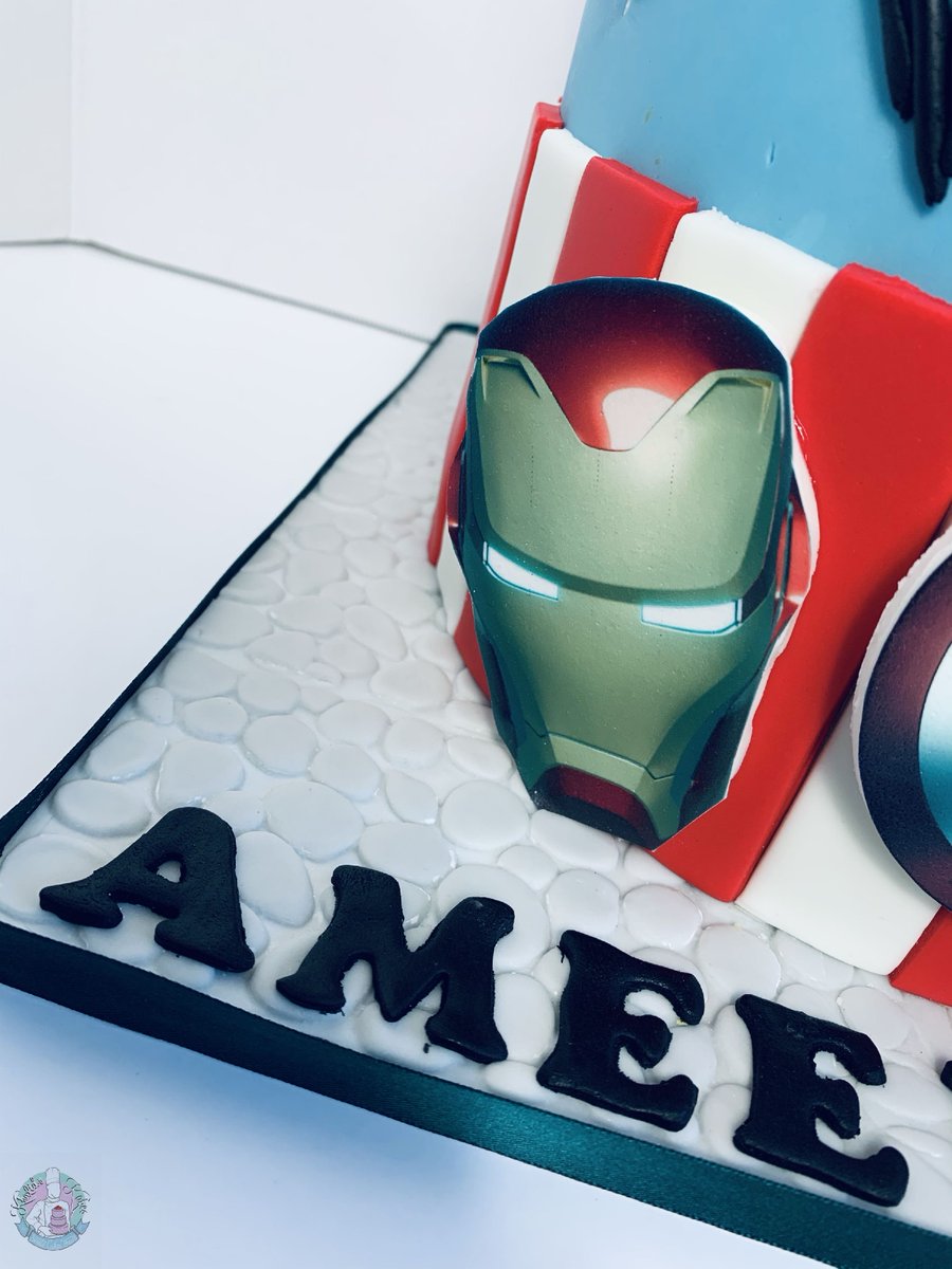 khalidskakes's tweet photo. AVENGERS cake! 100% Edible. Rice Crispy treat Hulk hand and Thor Hammer
#avengers #scake #hulk #thor #spiderman #birthdaycake https://t.co/dfMyABIa2j