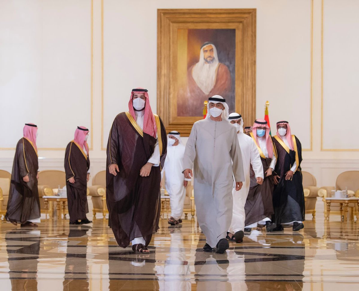 Hahosani's tweet photo. اسفرت الامارات وانورت 🇸🇦🇦🇪 https://t.co/Yxxb06hbLq