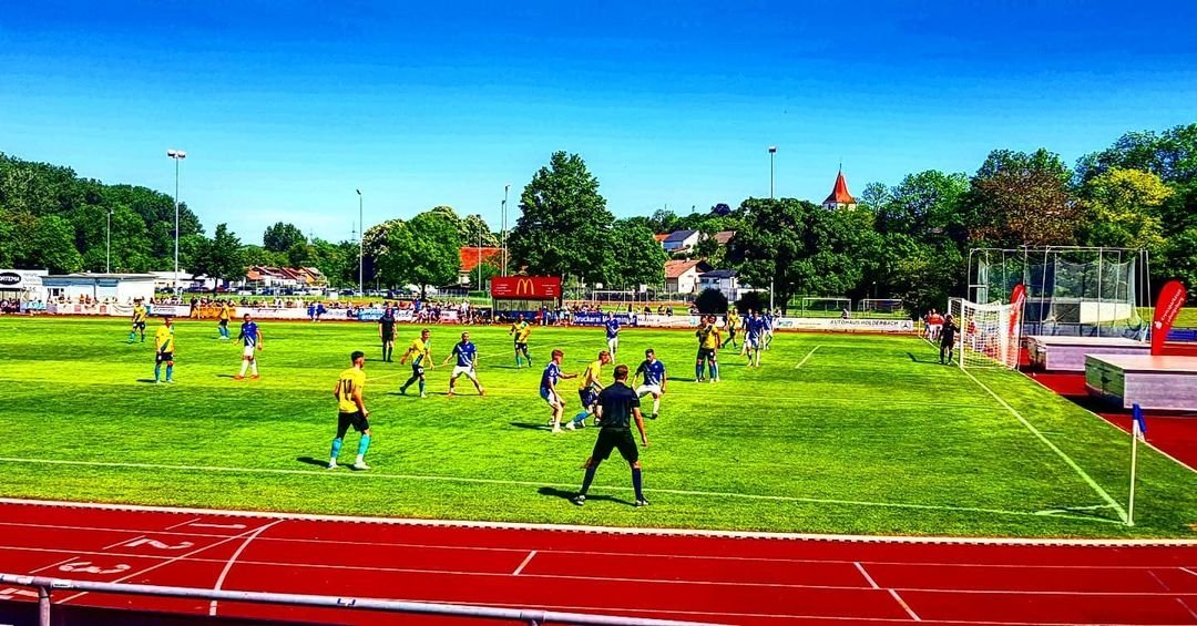 leintaeler's tweet photo. Wasenstadion - SGV Freiberg - FSV 08 Bissingen 0:0 (Oberliga Baden-Württemberg, 14.05.2022)
#groundhopping, #nonleague #derby, #oberliga, #oberligabw, #wasenstadion, #sgvfreiberg, #fsvbissingen, #freibergamneckar, #bietigheimbissingen, #fsv08bissingen https://t.co/cZFu2G2P0j
