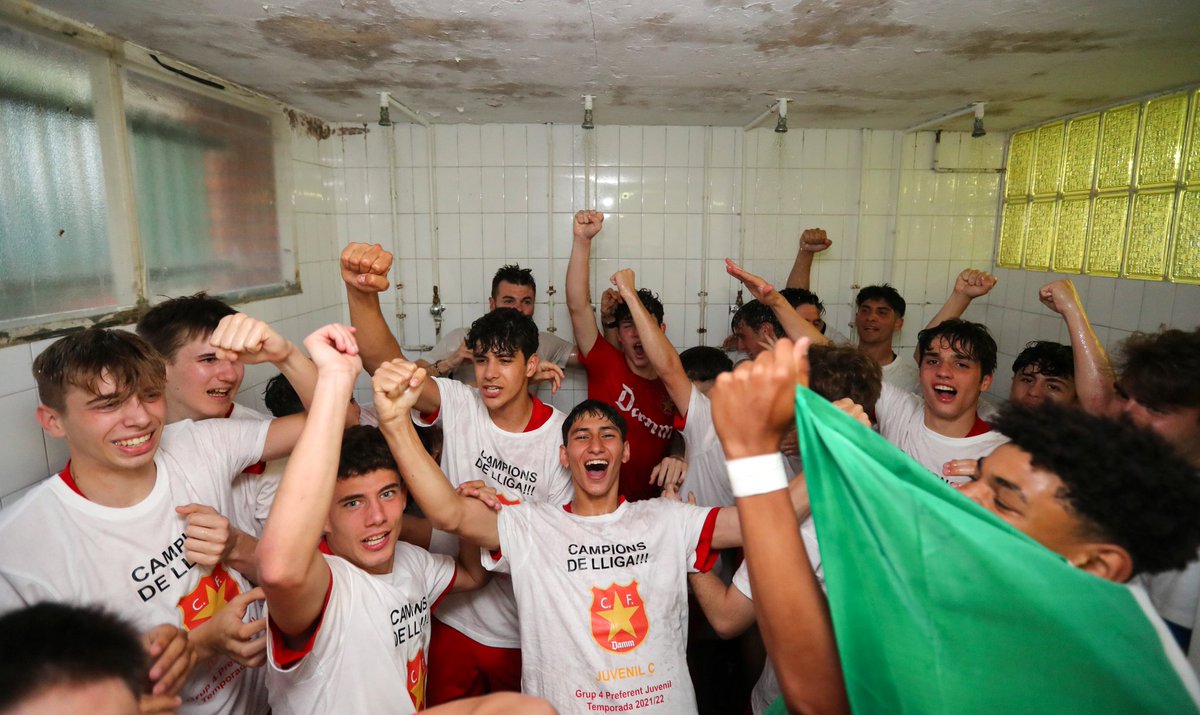 CFDamm's tweet photo. 🏆 AIXÍ ES CELEBRA UNA LLIGA!! 🔝

#JC https://t.co/a6NN2udmvx