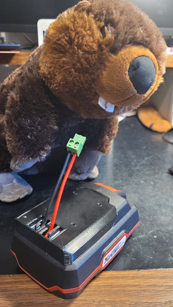 Adaptation Batteries électroportatif 18V au robot avec : adaptateurs-batteries.fr