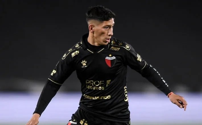 ADAInforma's tweet photo. 🚨| “La U realizó una propuesta de U$S 2.000.000 que incluye el pase de Rodrigo #Aliendro y tres años de contrato. El 30 de Junio termina contrato con #Colón 🇦🇷. Estudiantes de la Plata también lo quiere”. 

(@CLMerlo en @encanchacl) https://t.co/89OuJlkQj5