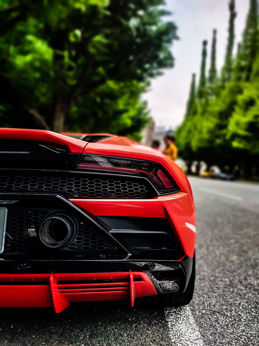 lazylambnft's tweet photo. Huracán Evo detail to make your Monday better. 😍
 #Lamborghini #huracan https://t.co/zsWAKaoWfO