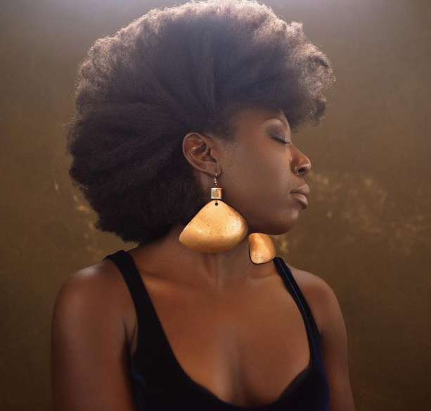 miami99jamz's tweet photo. This latest #track from Teri Sillo, like all of her others, is gorgeous in a way that blends #ConcertHall &amp; Popmusic, elegant &amp; light. https://t.co/YyGuMZx4WL
#Hiphopmusic #RNBmusic #Soulmusic #Trapmusic #Drillmusic #Freshartist #Musicartist #Musician #Musicnews #Songwriter https://t.co/QiqRSYaFDE
