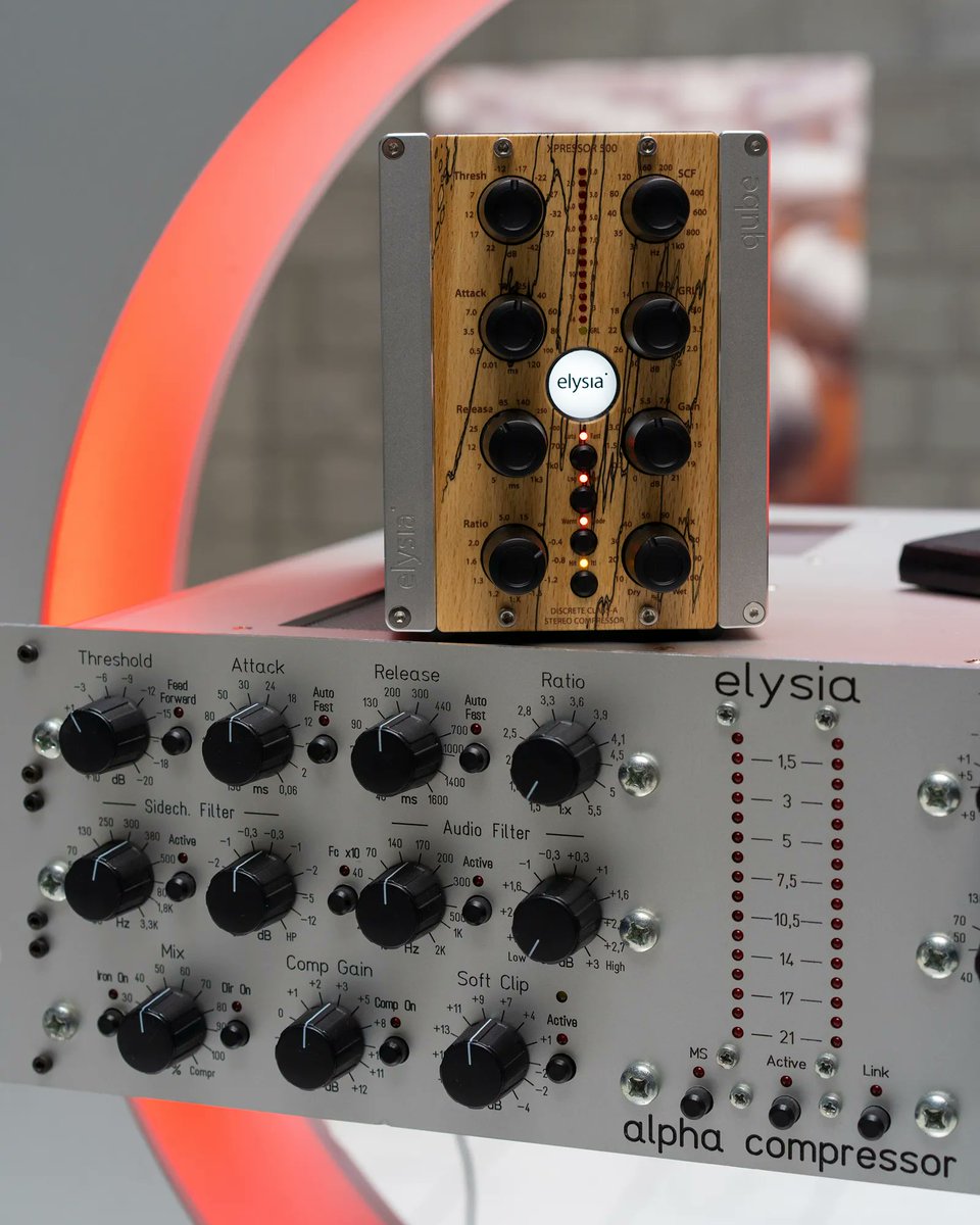 elysia_audio's tweet photo. You don’t have to own #alphacompressor to have that #elysia #DNA in your setup. All our gear in #discrete #classA and is built with the knowledge we won developing our flagship #compressor! elysia #xpressor does wonders on the #masterbus.
https://t.co/S8N6P7LcS7 https://t.co/gVIPalop1C