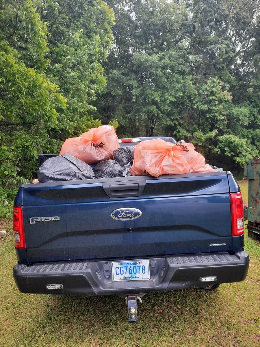 kabtweet's tweet photo. #GreatAmericanCleanup: In #SouthCarolina, volunteers of all ages took part in the #BarnwellCounty cleanup on Saturday, collecting 35 bags of #litter. Thank you to these great #volunteers from KAB!
#KeepAmericaBeautiful #DoBeautifulThings #HowIKeepAmericaBeautiful https://t.co/LS0AWeS2h4