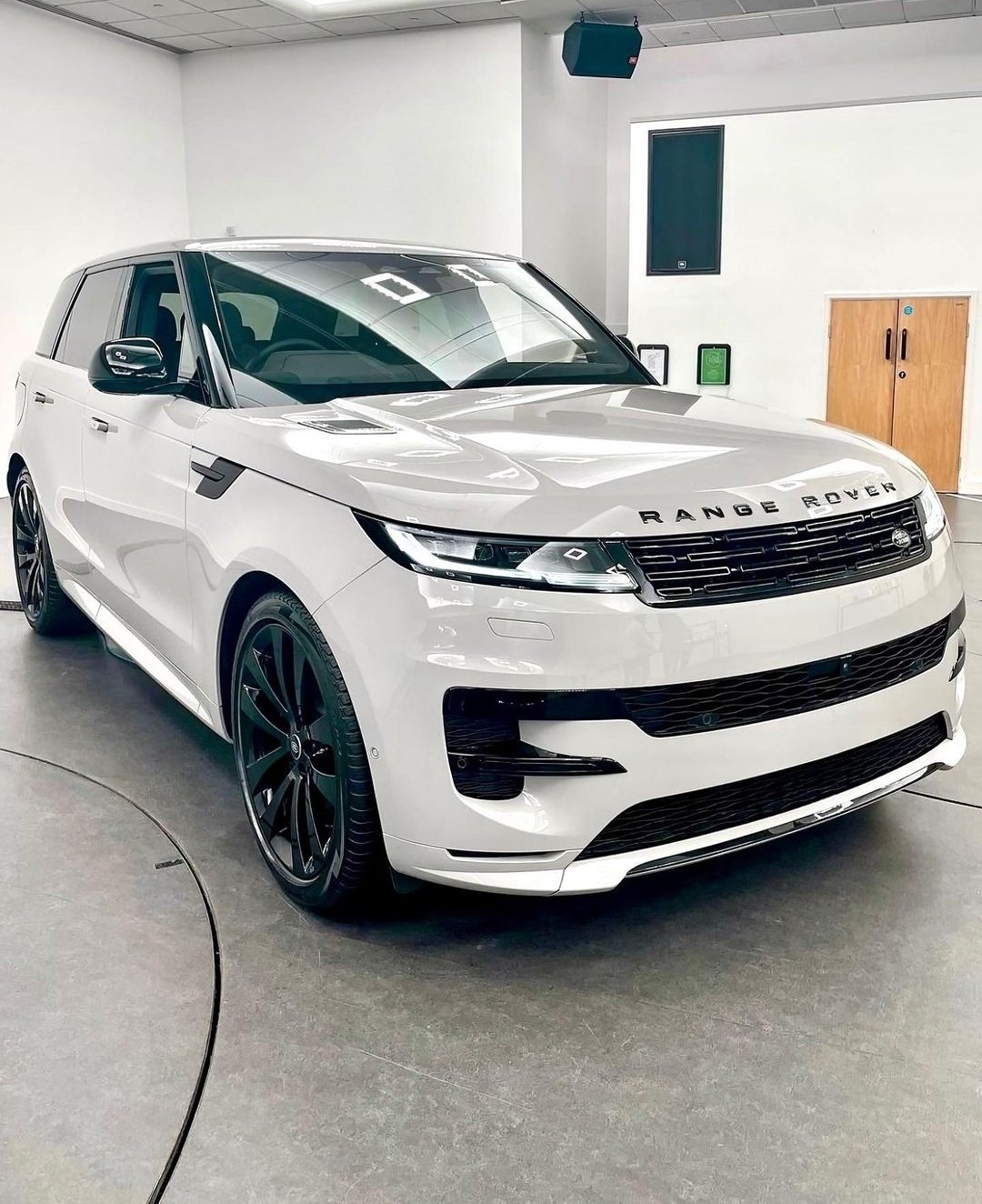 𝑾𝒐𝒓𝒍𝒅𝑾𝒊𝒅𝒆𝑪𝒂𝒓𝒔™🌍 on Twitter "The new Range Rover spec'd in Borasco Grey