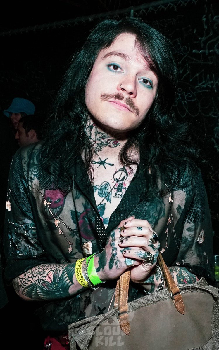 CloudKillCA's tweet photo. Reunited with @smrtdeath <3
#smrtdeath #emo #punk #rap #trap #emorap #sadboys #goth #music #photo #photography #eventphotography #media #trendingnow #nowtrending #cloudkill https://t.co/vYeN1GzRaC