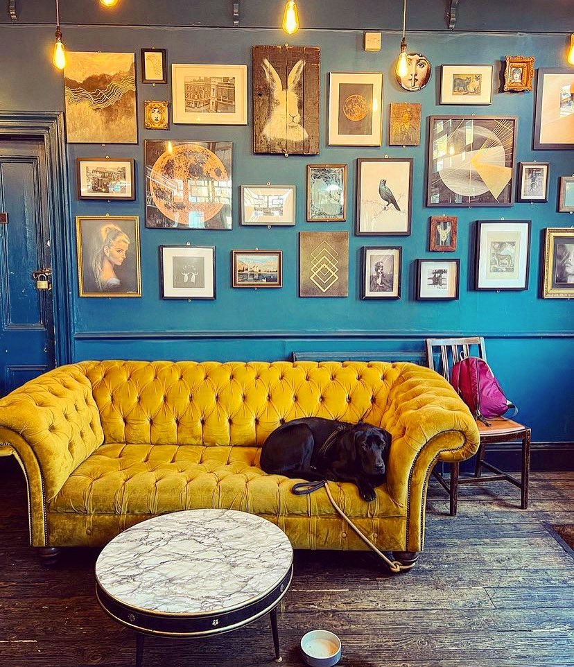 Chilled Monday vibes down the pub! 🐶💜

#londonpub #welovedogs #cosypub #dogfriendlypub #GoodMonday